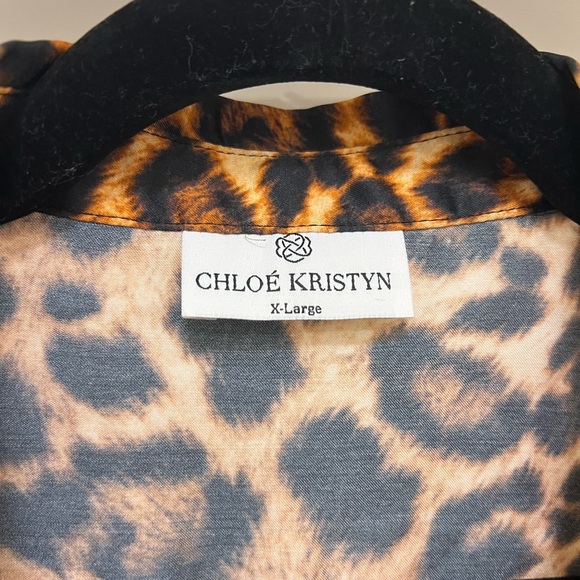 NWOT Chloe Kristyn Erin Leopard Button Down Top with Tie Belt - Picture 5 of 10
